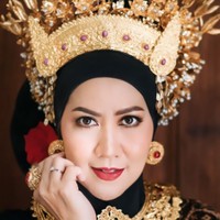Penampilan cantik Venna Melinda berpose close up. Sejumlah netizen memuji tentang aura awet muda dan bahagia Putri Indonesia tahun 1994 itu.Foto: Dok. Instagram