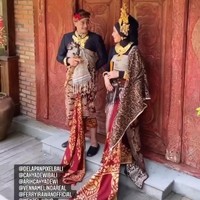 FAwalnya suka liat kalian berdua. Lama-lama jadi ilfil pertama karena belum jadi muhrim udah overacting, kedua bukan lagi muda udah sama-sama pernah rayain pesta, ketiga Islam nggak ada prewed apalagi sampai nempel-nempel berdua, tulis netizen. Mohon maaf. Maaf banget bukannya lagi hijrah di jalan allah ya? Maaf, netizen mengingatkan. foto: Dok. Instagram