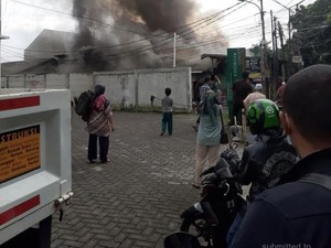Warung Makan di Condet Jaktim Terbakar, 11 Mobil Damkar Dikerahkan