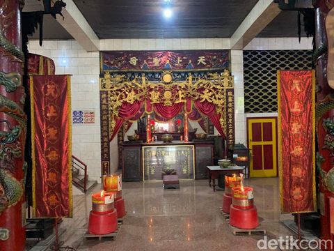 Pertunjukan Wayang Potehi masih eksis di Surabaya. Klenteng Hong Tiek Hian di Surabaya Utara kerap menggelar pertunjukan wayang tersebut.