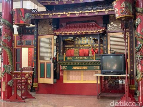 Pertunjukan Wayang Potehi masih eksis di Surabaya. Klenteng Hong Tiek Hian di Surabaya Utara kerap menggelar pertunjukan wayang tersebut.