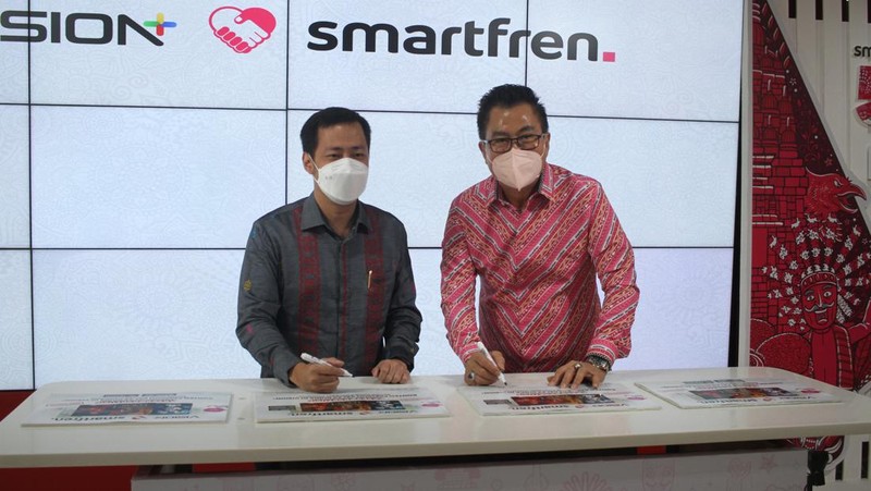 Smartfren mencatatkan diri sebagai operator pertama di Indonesia yang menjalin kerja sama eksklusif dengan Vision+.