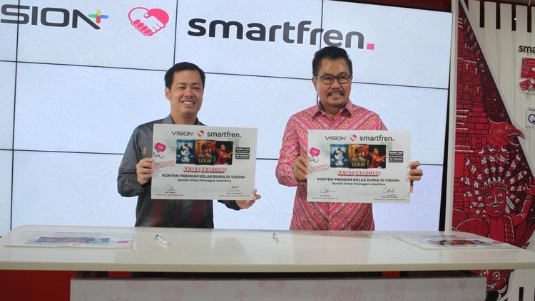 Smartfren mencatatkan diri sebagai operator pertama di Indonesia yang menjalin kerja sama eksklusif dengan Vision+.