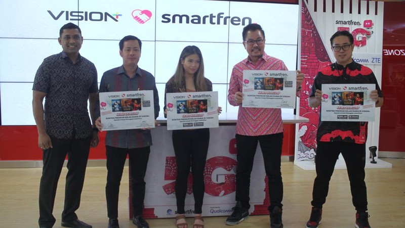 Smartfren mencatatkan diri sebagai operator pertama di Indonesia yang menjalin kerja sama eksklusif dengan Vision+.
