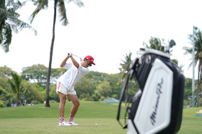 Gading Marten hingga Ananda Omesh ikut turnamen golf. Olahraga ini dinilai paling cocok di masa pandemi karena bisa menerapkan jarak fisik satu sama lain.