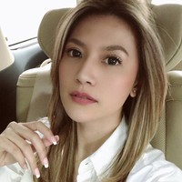 Dalam serial Virgin The Series, Asty Ananta berperan sebagai Mama Rossa, ibu dari Arla Ailani. Dia dikisahkan sebagai istri yang hidup dalam tekanan dan tidak bahagia dengan kehidupan pernikahannya. Foto: dok. Instagram @asty_ananta