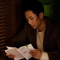 Di sisi lain, Su Ho mendapat perintah dari Korea Utara untuk meledakkan asrama dan diberitahu bahwa adik perempuannya akan mati bila dia tidak melakukannya. Episode terbaru Snowdrop akan menentukan hubungan karakter Jung Hae In dan Jisoo BLACKPINK yang dipengaruhi keadaan itu. Foto: dok. JTBC