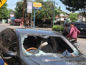 Jangan Sampai Mobil Diamuk Massa Terulang, Lakukan Ini jika Kecelakaan