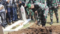 Rizal bersama dua prajurit lainnya, Pratu Tuppal Baraza dan Pratu Rahman, gugur setelah kontak senjata dengan Kelompok Kriminal Bersenjata (KKB) di Kampung Jenggernok, Distrik Gome, Kabupaten Puncak, Papua, Kamis (27/1).