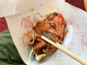 Begini Cara Makan Kebab Tanpa Berantakan ala Jepang