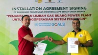 Proyek pemanfaatan limbah gas buang ini dilakukan oleh PT Benua Green Energy dan menjadi yang perdana bagi Bungasari, diterapkan pada industri tepung terigu di Indonesia. Direktur Utama PT Bungasari Flour Mills, Budianto Wijaya (kiri), menandatangani langsung perjanjian tersebut, Jumat (28/1), di Jakarta.