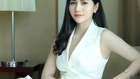 Loli Auristela, model cantik yang diketahui menjadi asisten pribadi terbaru dari Hotman Paris. Pengacara kondang itu diketahui memang memiliki banyak aspri cantik. Foto: Instagram @jeeesc_