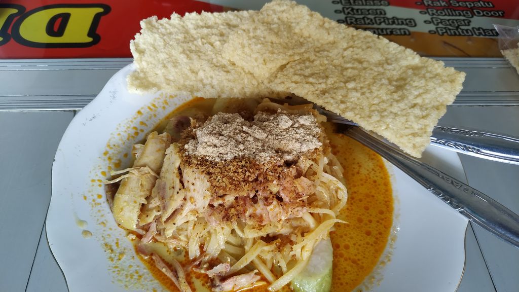 Lontong Cap Gomeh Warung Legend Sri Rejeki Blitar Mengenyangkan, Patut Dicoba