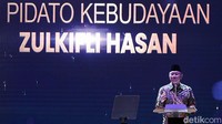 Ketua Umum PAN Zulkifli Hasan menyampaikan pidato kebudayaan di Perpustakaan Nasional, Jakarta, Sabtu (29/1/2022).