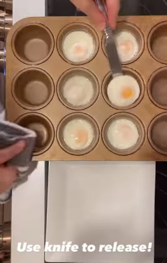 Cara Membuat Poached Egg Pakai Cetakan Kue