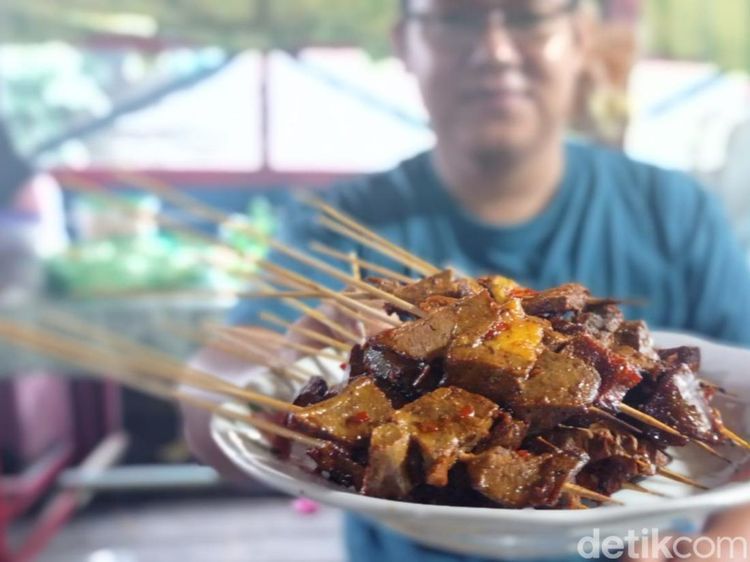 Bikin Ngiler! Sate Lidah Kerbau Hamsir yang Legend Banget di Riau