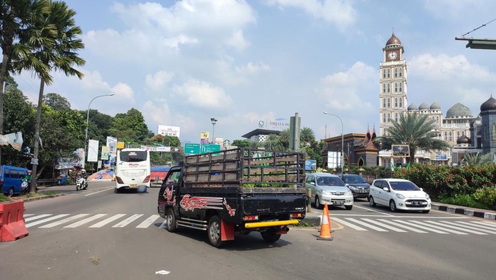 Suasana di Simpang Gadog usai one way berakhir (Rizky-detikcom)