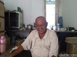 Kakek Sutrisno, Pria Kepala Delapan Sebatang Kara Menolak Minta-minta