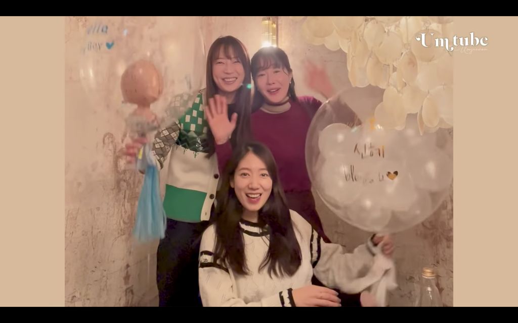 Teman-teman Park Shin Hye merayakan kehamilannya
