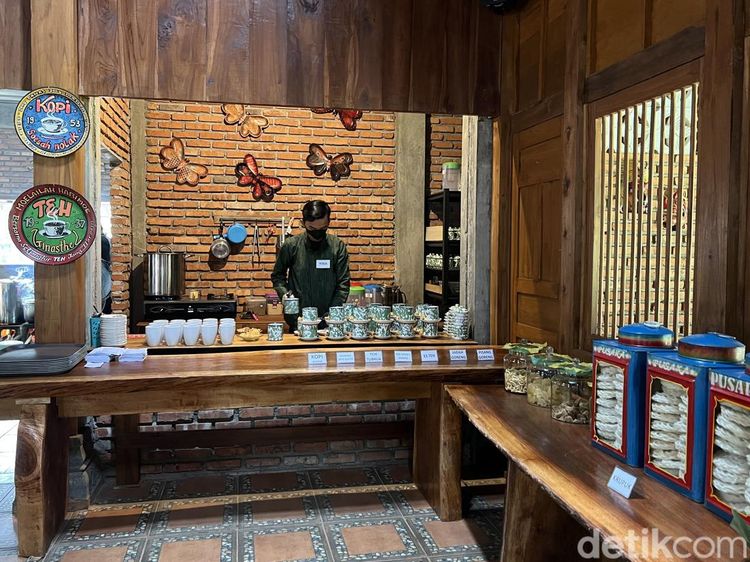 Mampir Lur! Warung Kopi Klotok Pakem Sudah Buka di Cisarua