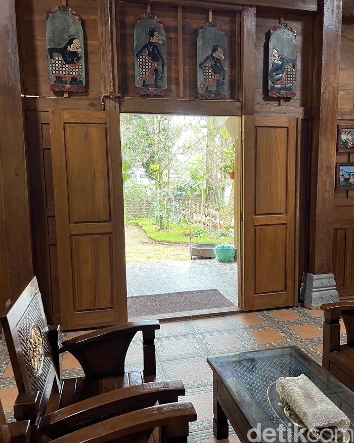 Warung Kopi Klotok Cisarua