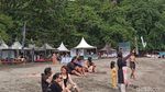 Begini Ramainya Pantai Batukaras di Pangandaran Saat Akhir Pekan