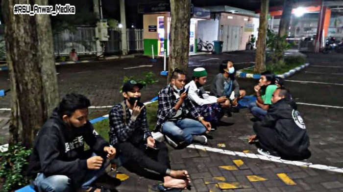 bonek dianiaya anak punk