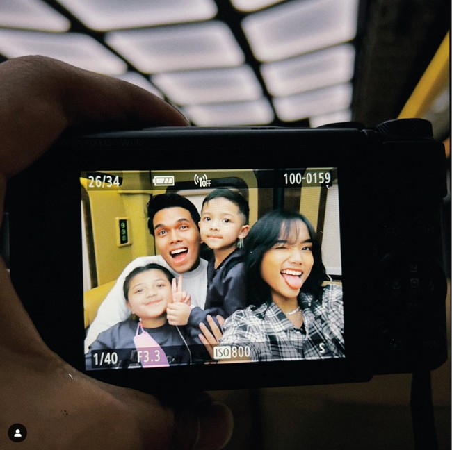 Tak hanya dekat dengan Atta dan Aurel, Fujii rupanya juga cukup dekat dengan keponakan Thariq, yaitu Arsy dan Arsya Hermansyah. Dalam sebiah kesempatan, keempatnya terlihat berfoto bersama. Foto: Instagram