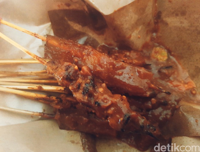 Jajanan di Tanah Kusir Jajanan di Tanah Kusir, Ada Sate Kikil hingga Es Cendol Padang