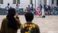 Namun jika kasus Omicron meningkat, Menkes menyebut tidak menutup kemungkinan kegiatan pariwisata dibatasi.