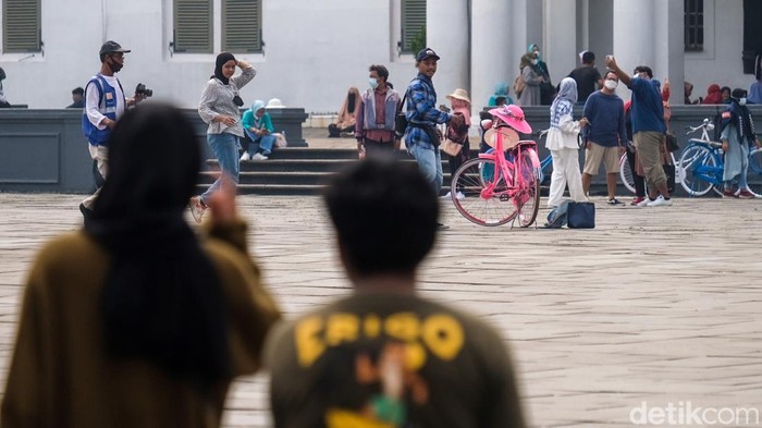 Jelang Imlek, Begini Suasana di Kota Tua Jakarta Kawasan Kota Tua Jakarta kerap jadi destinasi wisata warga di akhir pekan. Jelang Imlek, objek wisata di Jakarta itu pun kian ramai didatangi para wisatawan.