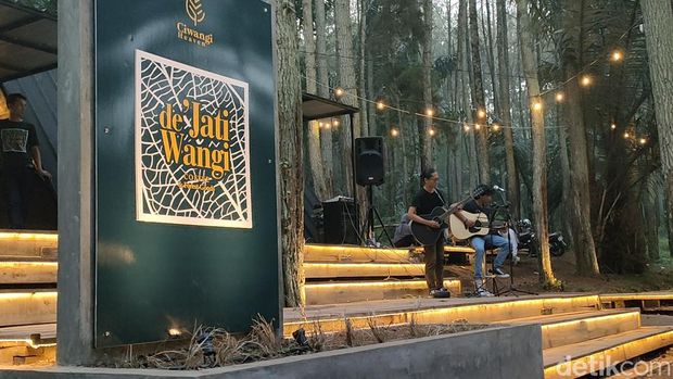 Kafe de'Jati Wangi di Garut