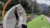 Kampung Karuhun memiliki konsep wisata alam cukup rekomen menjadi destinasi wisata pilihan untuk mengisi waktu libur bersama keluarga. (Nur Azis/detikcom)