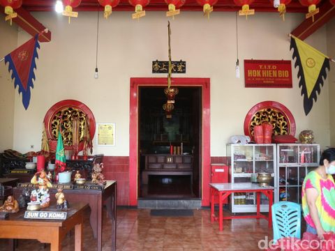 Kelenteng Hok Hien Bio Kudus bersiap sambut Tahun Baru Imlek, Minggu (30/1/2022).