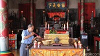 Tempat ibadah umat Tri Dharma di Jalan Raya Wangkal Gudo, Desa/Kecamatan Gudo, Jombang ini disebut telah ada sejak awal abad 18. Saat itu banyak perantau Tionghoa yang lari meninggalkan Tiongkok menuju Indonesia karena jatuhnya Dinasti Ming. Sebagian perantau tersebut tersebar hingga ke Kecamatan Gudo, Jombang, dan mulai menetap.