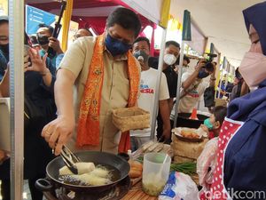 Menko Airlangga Ajak Pelaku UMKM Berani Utang untuk Modal Usaha