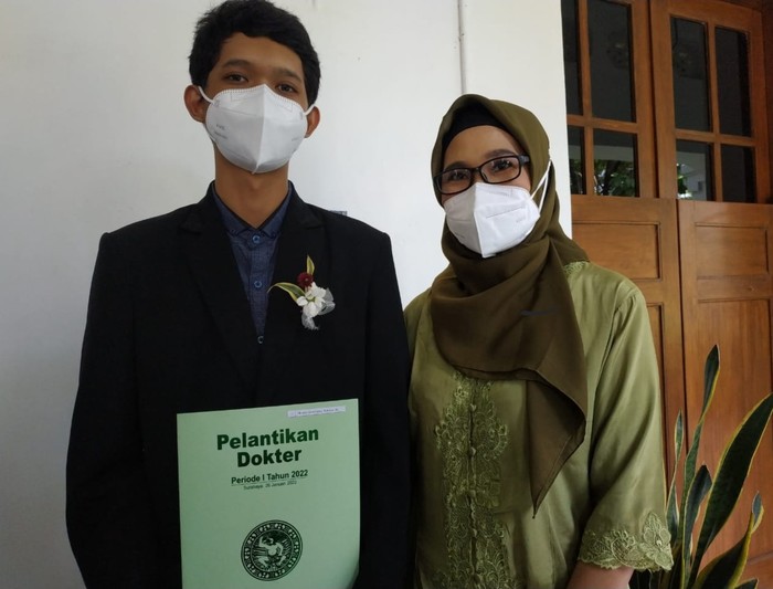 Oktara, mahasiswa Unair penerima bidikmisi yang jadi dokter