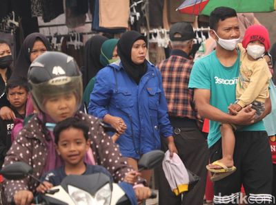 Omicron Ngegas di RI, Masih Ada Warga Tak Bermasker di Sumedang