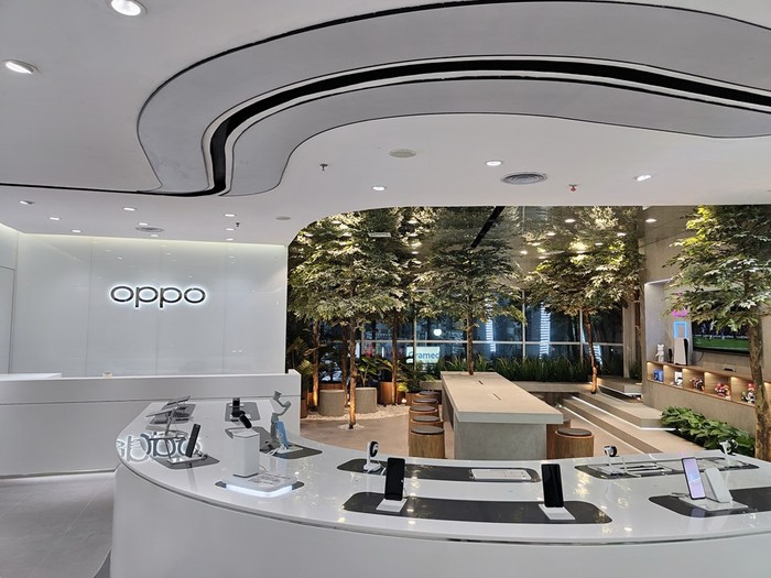 Oppo eXperience Store