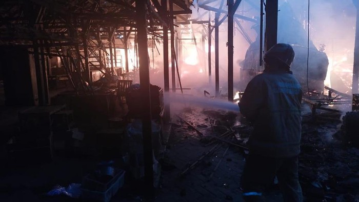 pasar sedayu gresik terbakar