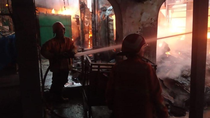 pasar sedayu gresik terbakar