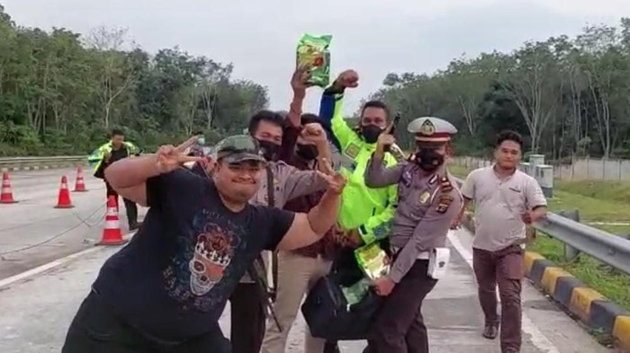 Penangkapan pengedar sabu di tengah jalan tol Mesuji