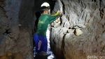 Potret Para Penjaga Terowongan Air di Lereng Gunung Slamet