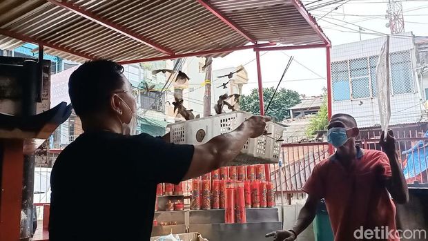Suasana jelang Imlek di Vihara Dharma Bhakti Petak Sembilan, Jakbar. (Karin Nur Secha/detikcom)