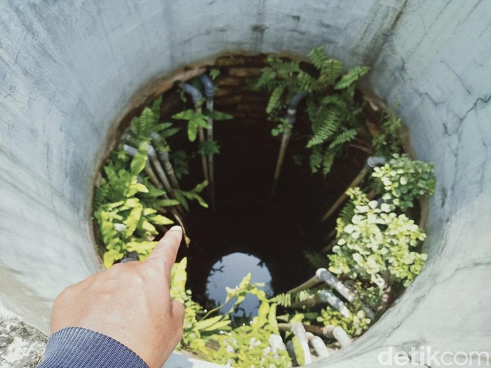 Sumur di Desa Ringin Putih, Kecamatan Karangdowo, Klaten yang dikepung puluhan pompa air, Minggu (30/1/2022).