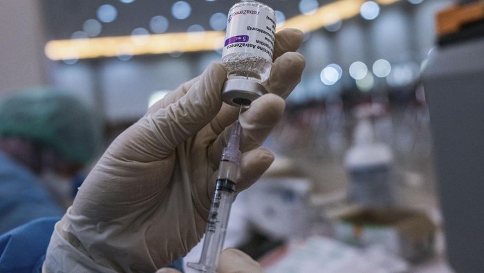 Apakah vaksin AstraZeneca perlu booster Apakah vaksin AstraZeneca perlu booster? Pertanyaan ini muncul di tengah penyelenggaran vaksin booster yang digencarkan pemerintah mulai 12 Januari lalu.
