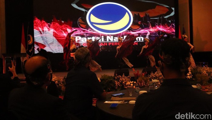 Artis hingga legenda Persib Bandung bakal melamar ke DPW Nasdem Jabar untuk menjadi bakal calon legislatif (bacaleg) tahun 2024 mendatang.