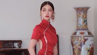 Baifern Luevisadpaibul memperlihatkan S line-nya dalam sederet foto. (Foto: dok. Instagram @baifernbah)    