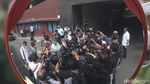 Bawa Peralatan Mandi, Edy Mulyadi Siap Diperiksa Polisi