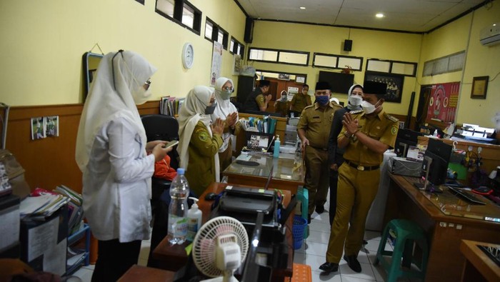 Bupati Bandung Dadang Supriatna melakukan inspeksi ke Disdik Kabupaten Bandung